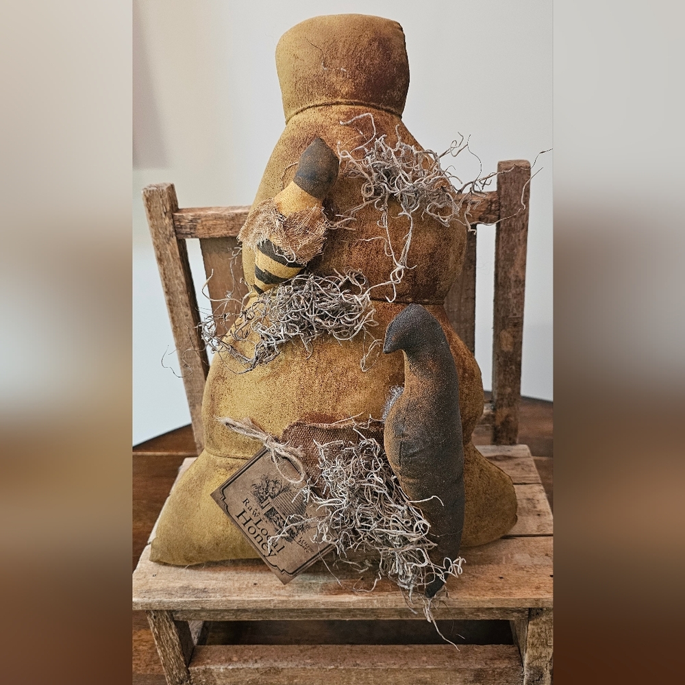 Primitive Spring Summer Bee Skep snd crow Shelf Sitter with Bee
